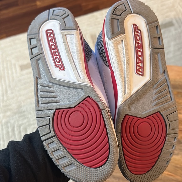 Worn once. Jordan Kids Air Jordan 3 "Cardinal" sneakers size 7Y - Picture 4 of 5